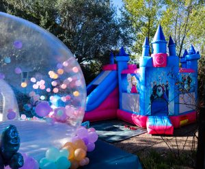 Bubble house et le château gonflable reine des neiges