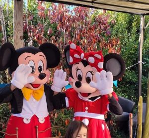 Mickey et Minnie lors de l'anniversaire d'une fille de 4 ans